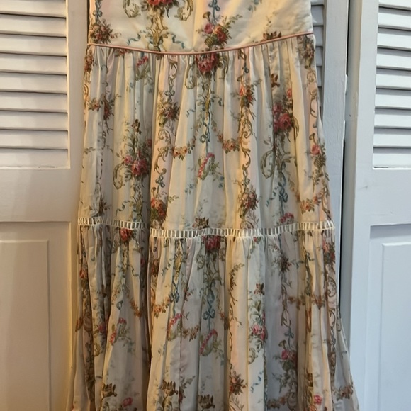 Kitten D’amore. Designed in Australia. AU Size 6 - Picture 4 of 12